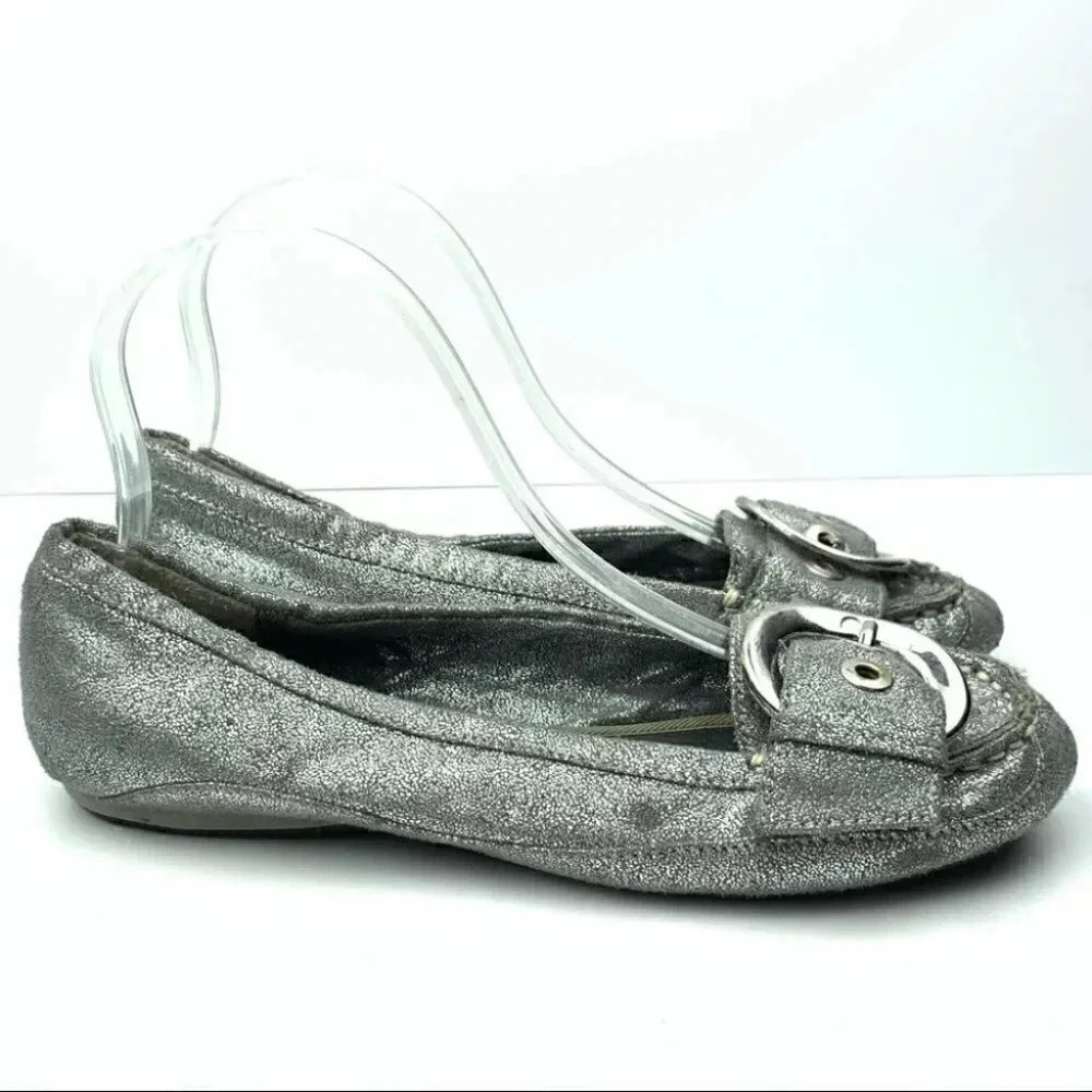 Soda womens flats 7 crackled Silver buckle loafers